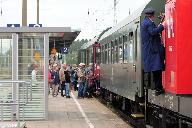 Zustieg in Waren (Müritz)