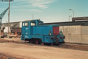 Lok 1 vom Wellpappenwerk steht am 10.04.1991 in der Einsatzstelle Waren (Müritz).